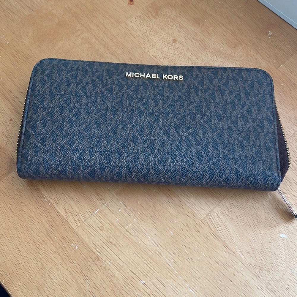 Michael Kors wallet